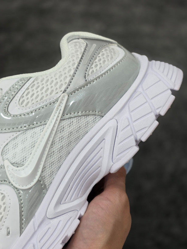 کفش اسپرت زنانه نایک V5 | مناسب استفاده مداوم و فعالیت روزانه