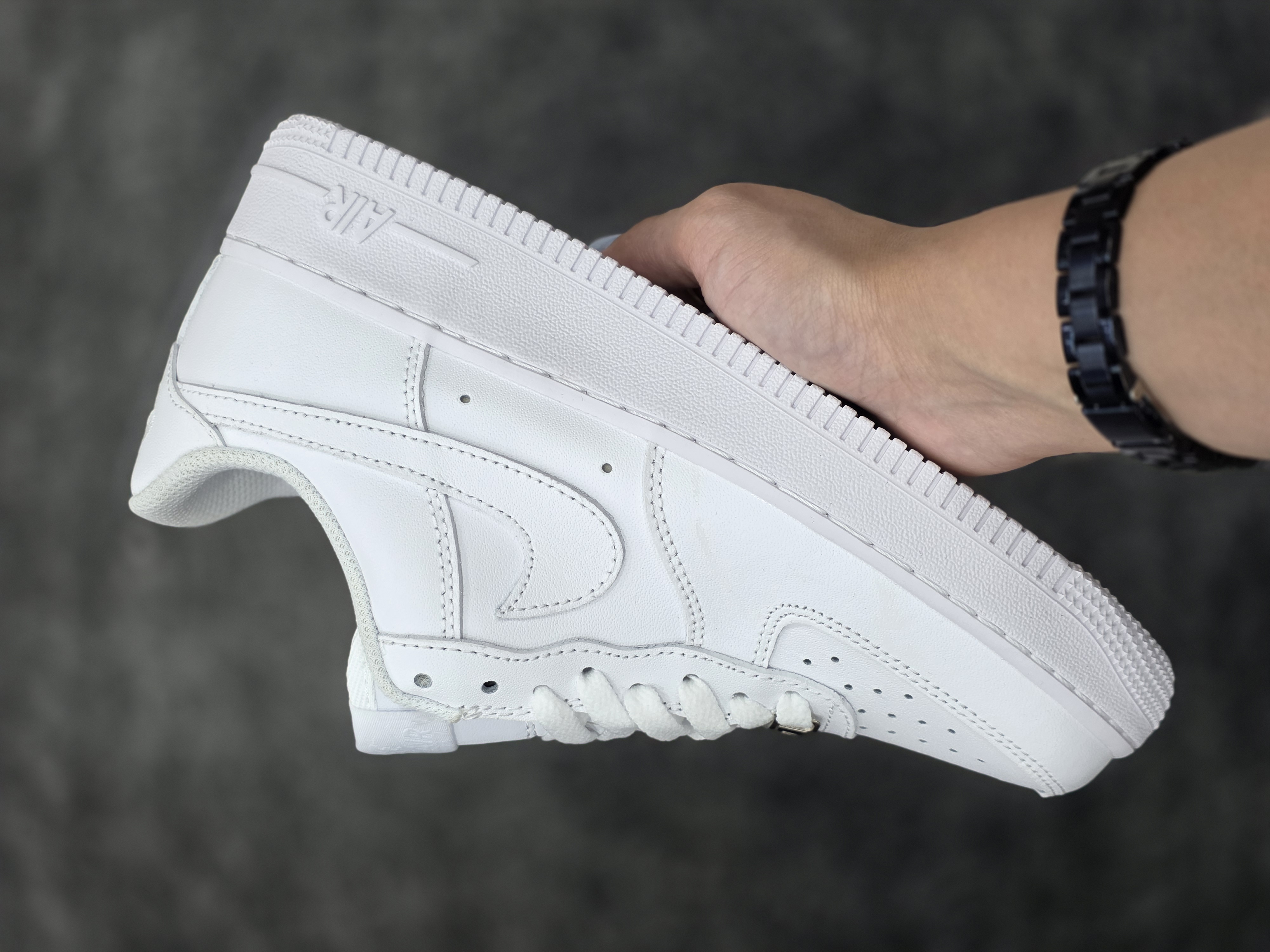 کتونی زنانه جردن AIR FORCE1 | طراحی کلاسیک و استایل شهری