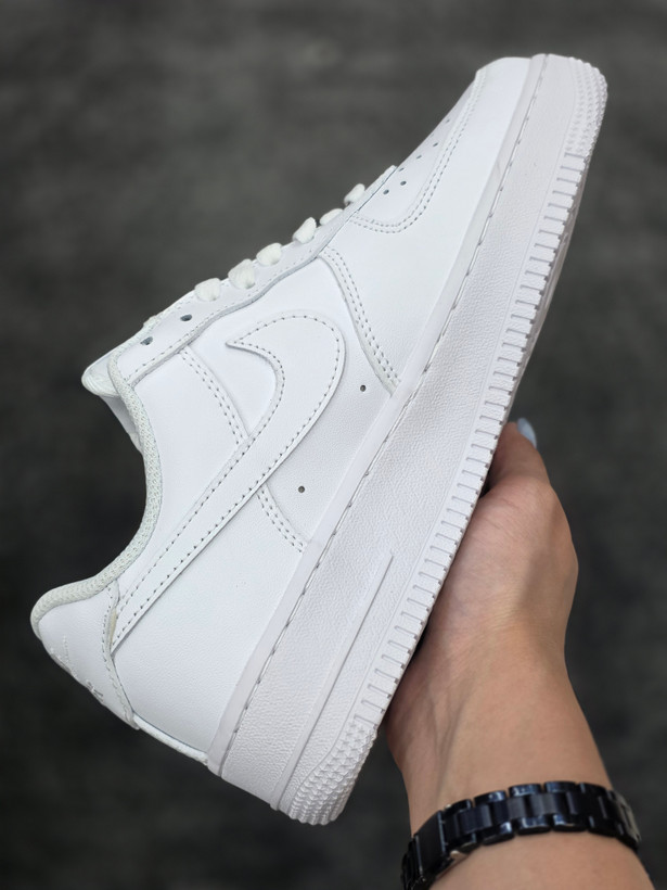 کتونی زنانه جردن AIR FORCE1 | طراحی کلاسیک و استایل شهری
