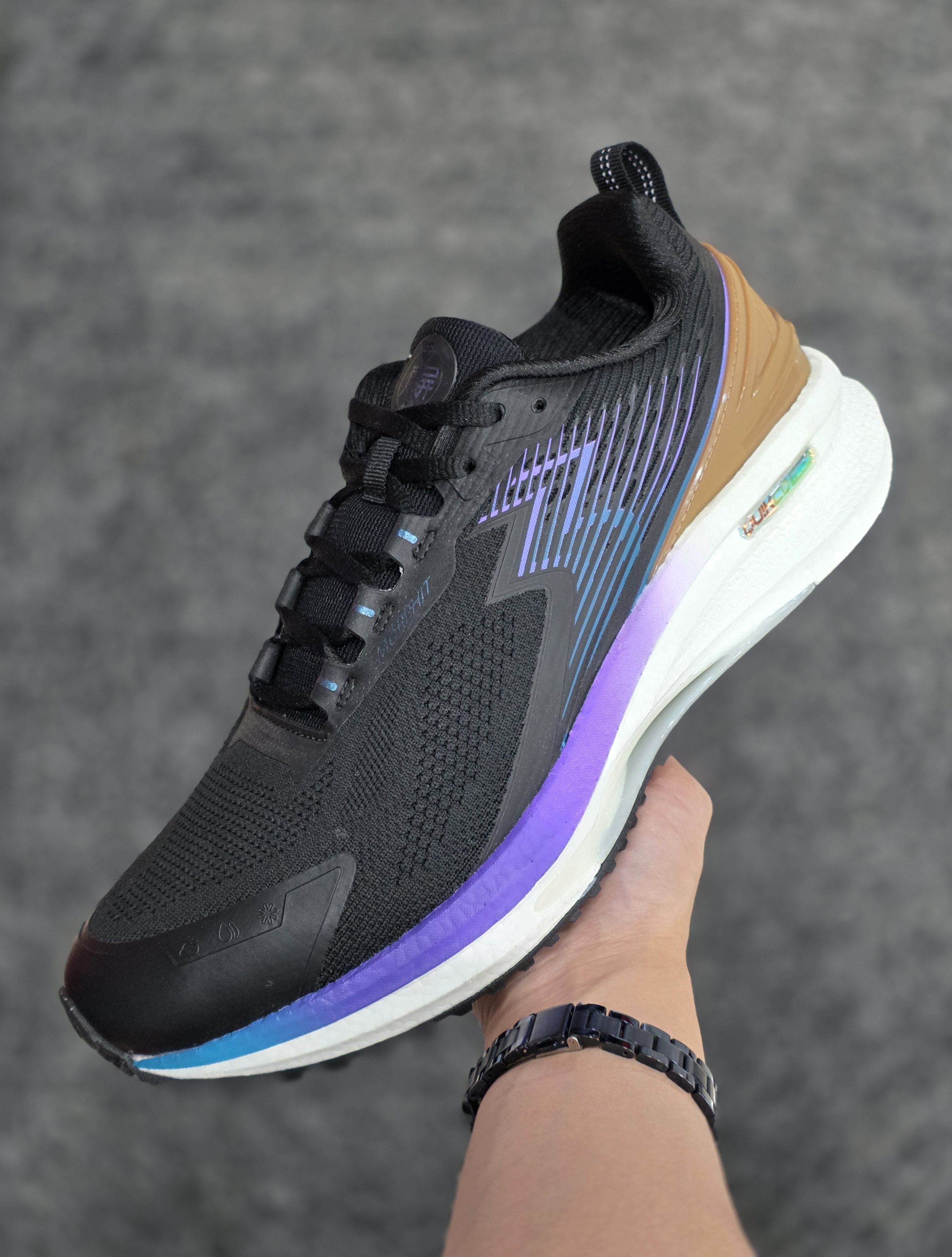 کفش اسپرت مردانه اورجینال ۳۶۱ | سبک با قابلیت استفاده طولانی